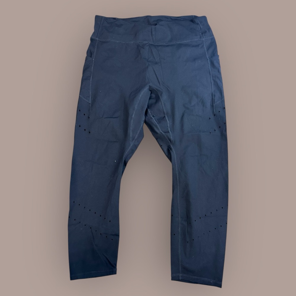 Fabletics Women’s Leggings Size 3X, cutouts on sides and calves with pockets